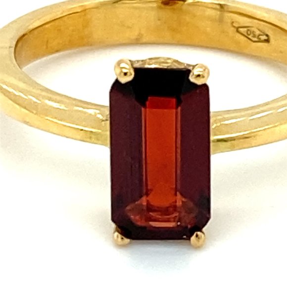 Pyrope Garnet 1.60ct Solid 18K Yellow Gold Ring - Picture 6 of 6